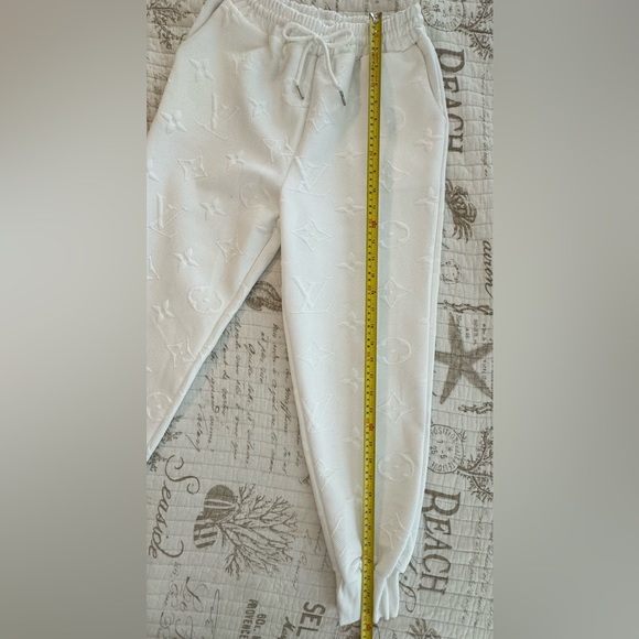 Designer-inspired embossed jogger set (white 2 piece set) (small to medium) - Picture 10 of 11